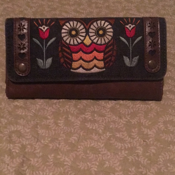 Loungefly Handbags - Loungefly OWL 🦉 Wallet